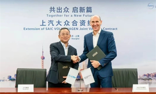 汽车强国路上，步履不停的上汽