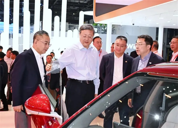 党代会系列报道（四）丨以高质量党建引领高质量发展，加快建成世界一流汽车集团
