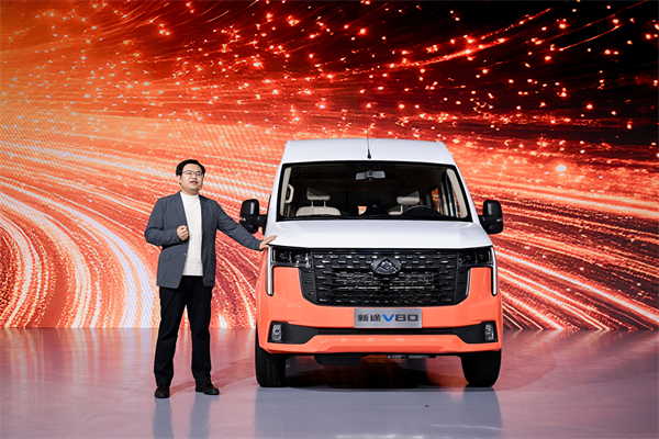 跑得猛、花得少、养得省、全场景！“全场景高价值轻客”上汽大通新途V80 9AT荣耀上市，全面高人一档