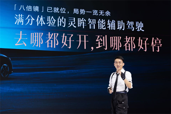 10.98万元起！五菱星光2025款开启预售，携手《和平精英》打造年轻人的智能实战利器！