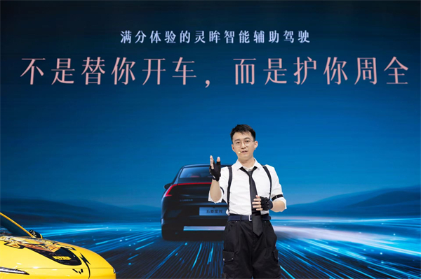 10.98万元起！五菱星光2025款开启预售，携手《和平精英》打造年轻人的智能实战利器！