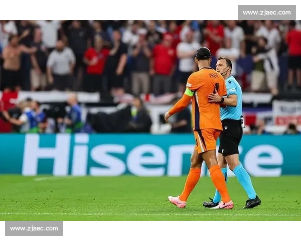 VAR 锁定 12 厘米白线!英超官方释疑范戴克改判:禁区线就是禁区 VAR 锁定 12 厘米白线!英超官方释疑范戴克改判:禁区线就是禁区